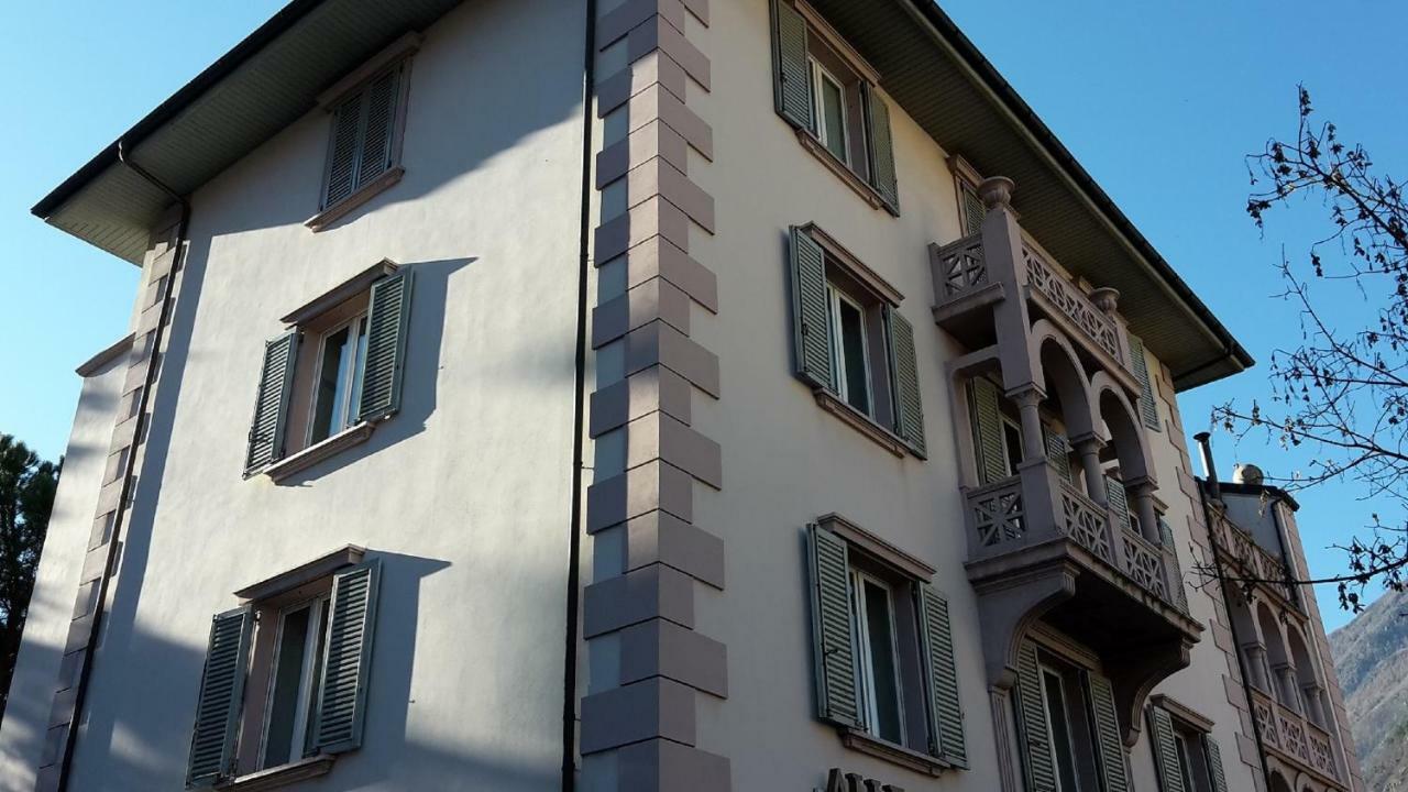 Bed And Breakfast Sweet Home 티라노 외부 사진